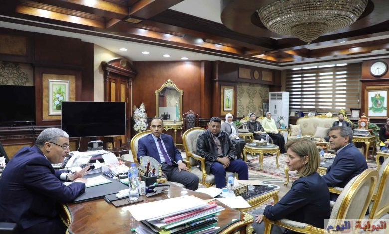 محافظ المنيا يبحث مع مكتب الاستشاري المصري، إجراءات تنفيذ محطات الخط الثاني للقطار الكهربائي فائق السرعة