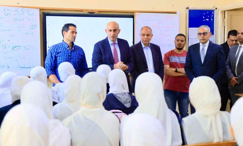 وزير التربية والتعليم ومحافظ المنيا يتفقدان عددا من المدارس بقرية تونة الجبل بالمنيا