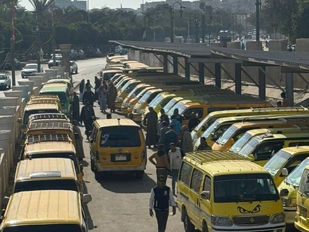   محافظ المنيا يقرر فتح باب ترخيص سيارات ميكروباص 14 راكبًا تعمل بالوقود المزدوج