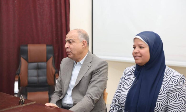  محافظ المنيا يستمع لمطالب الأهالي ويوجه بتيسير إجراءات توصيل خطوط مياه الشرب بقرية بلة المستجدة
