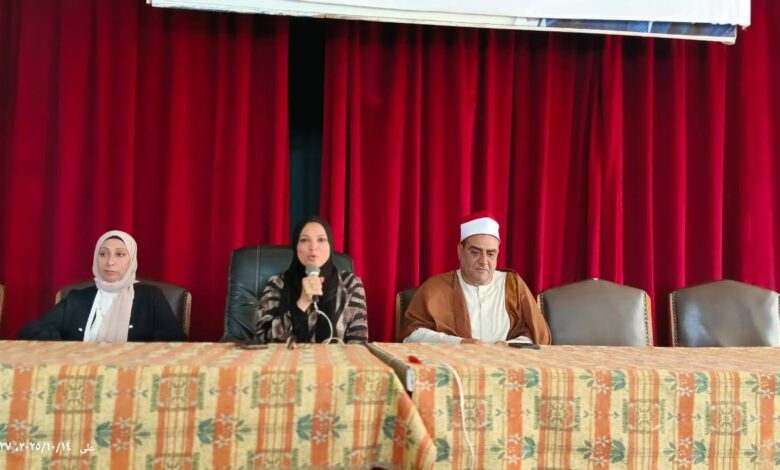      ندوه تثقيفية عن التأمين الصحي الشامل بالوحده المحليه لمركز مطاي