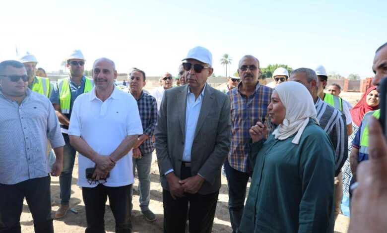 محافظ المنيا يتفقد الأعمال الانشائية لمحطة معالجة صرف صحى قفادة بمركز مغاغة
