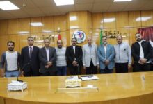 محافظ المنيا يُكرم فريق شركة الغاز للتعامل المهنى مع حادث انهيار منزل بحي غرب