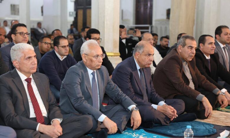 محافظ المنيا ورئيس الجامعة يشهدان الاحتفال بذكرى ليلة النصف من شعبان بمسجد صلاح الدين