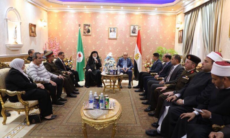 محافظ المنيا يزور الايبارشيات  لتقديم التهنئة للإخوة الأقباط بمطرانيات المنيا بمناسبة عيد القيامة المجيد 