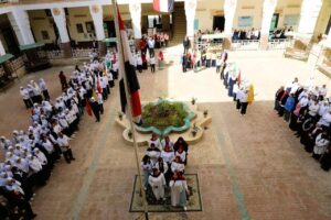 محافظ المنيا يشارك في احتفالية مدرسة الثانوية بنات ويكرّم الطالبات المتميزات