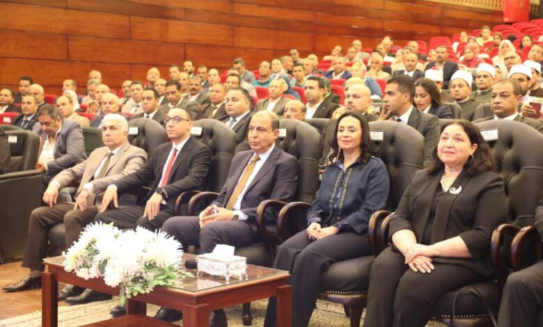 وزيرة التضامن ومحافظ المنيا يشهدان استعراض إنجازات "تعزيز المواطنة" في مؤتمر موسع بالديوان العام