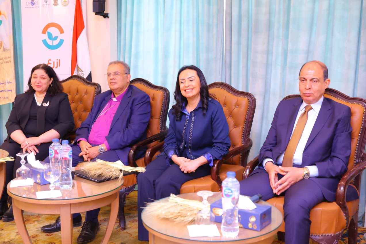 وزيرة التضامن الاجتماعي تلتقي صغار المزارعين المشاركين في مبادرة “ازرع” بالمنيا