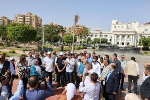  وزير الري ومحافظ المنيا يتفقدان أعمال تطهير النيل وترعة الإبراهيمية وعدداً من المشروعات المائية بالمحافظة