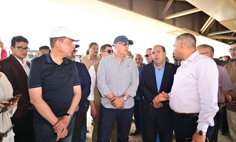  وزير الري ومحافظ المنيا يتفقدان أعمال تطهير النيل وترعة الإبراهيمية وعدداً من المشروعات المائية بالمحافظة