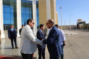 محافظ المنيا يلتقي مساعد أول وزير الداخلية لمنطقة شمال الصعيد