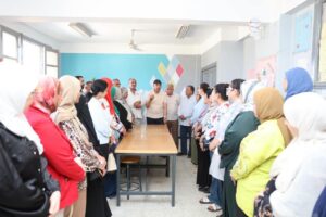 محافظ المنيا يتفقد مدارس بني مزار ويوجه بتخصيص أرض لإنشاء مدرسة رسمية للغات