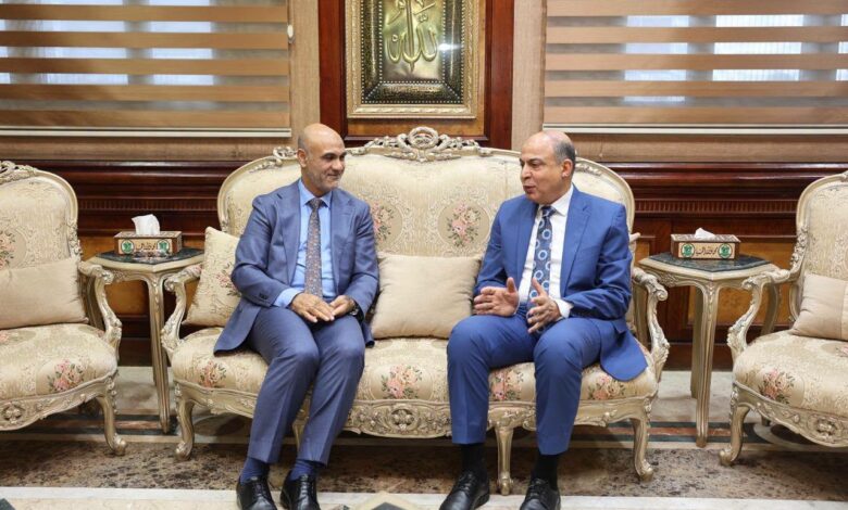   محافظ المنيا يكرّم رائد طب وجراحة العيون الدكتور محمود جنيدي لمسيرة حافلة بالعطاء فرغلى على
